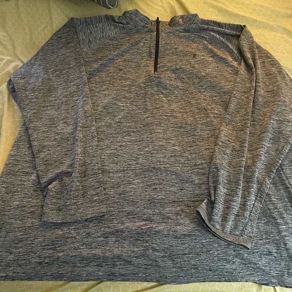 Old navy activewear pullover shirt - Picture 1 of 3